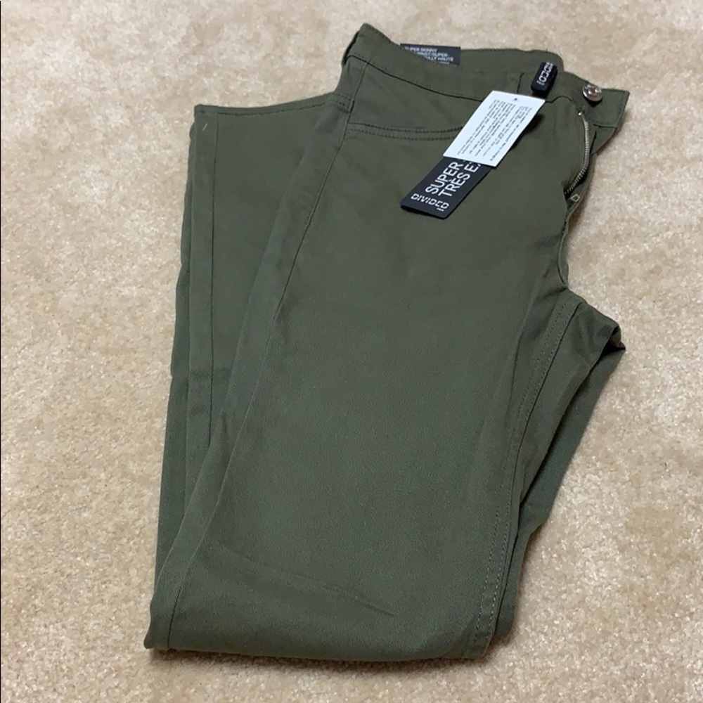 NWT Super Skinny Jeans in Army Green